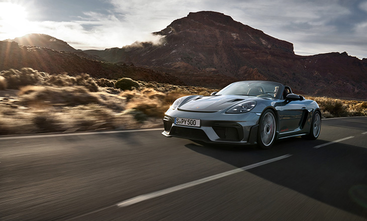 عرض سيارة ميشن X التجريبية فائقة الأداء من بورشه